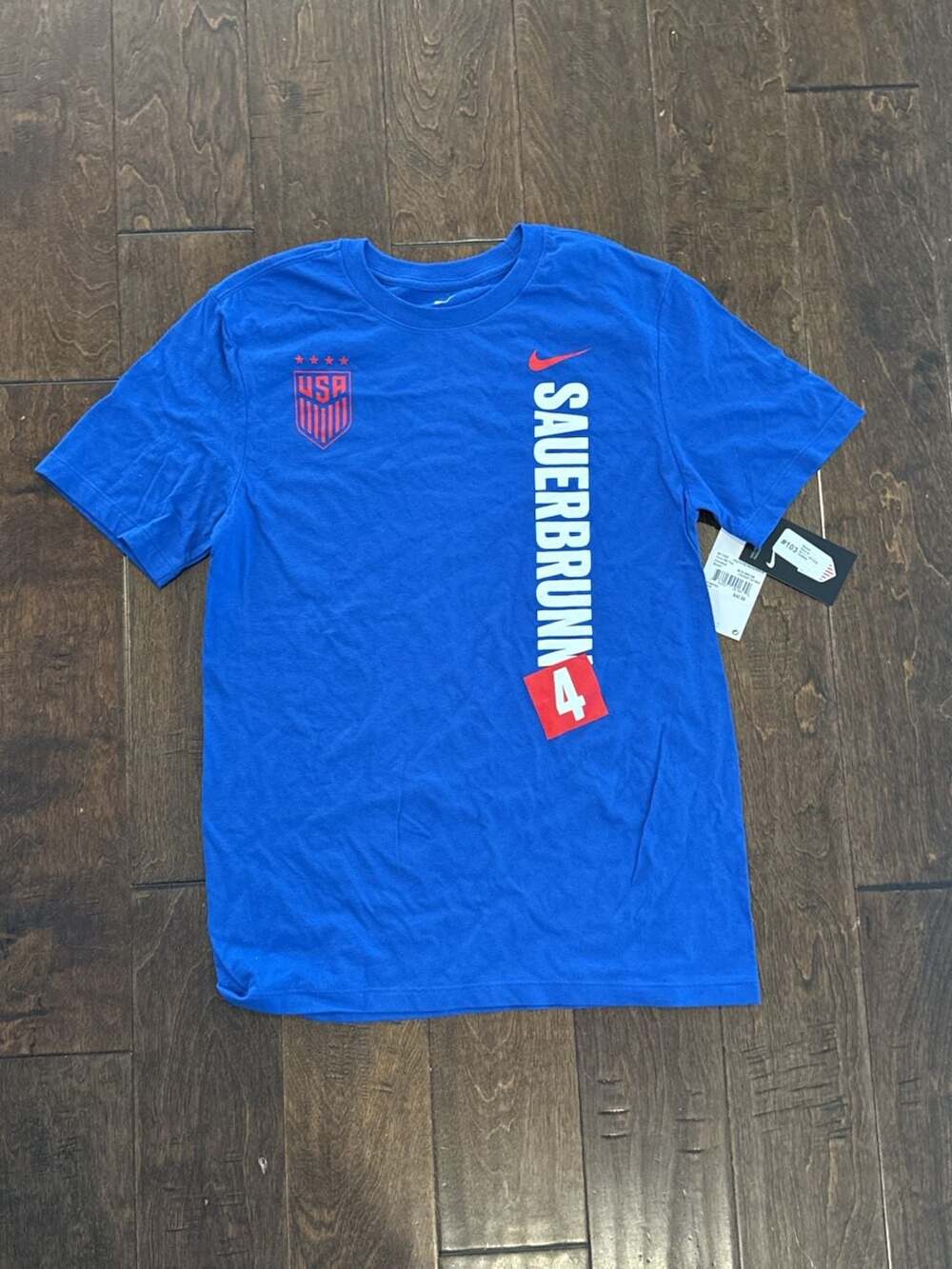 Nike USWNT Becky Sauerbrunn #4 Graphic Short Sleeve T-Shirt - Small